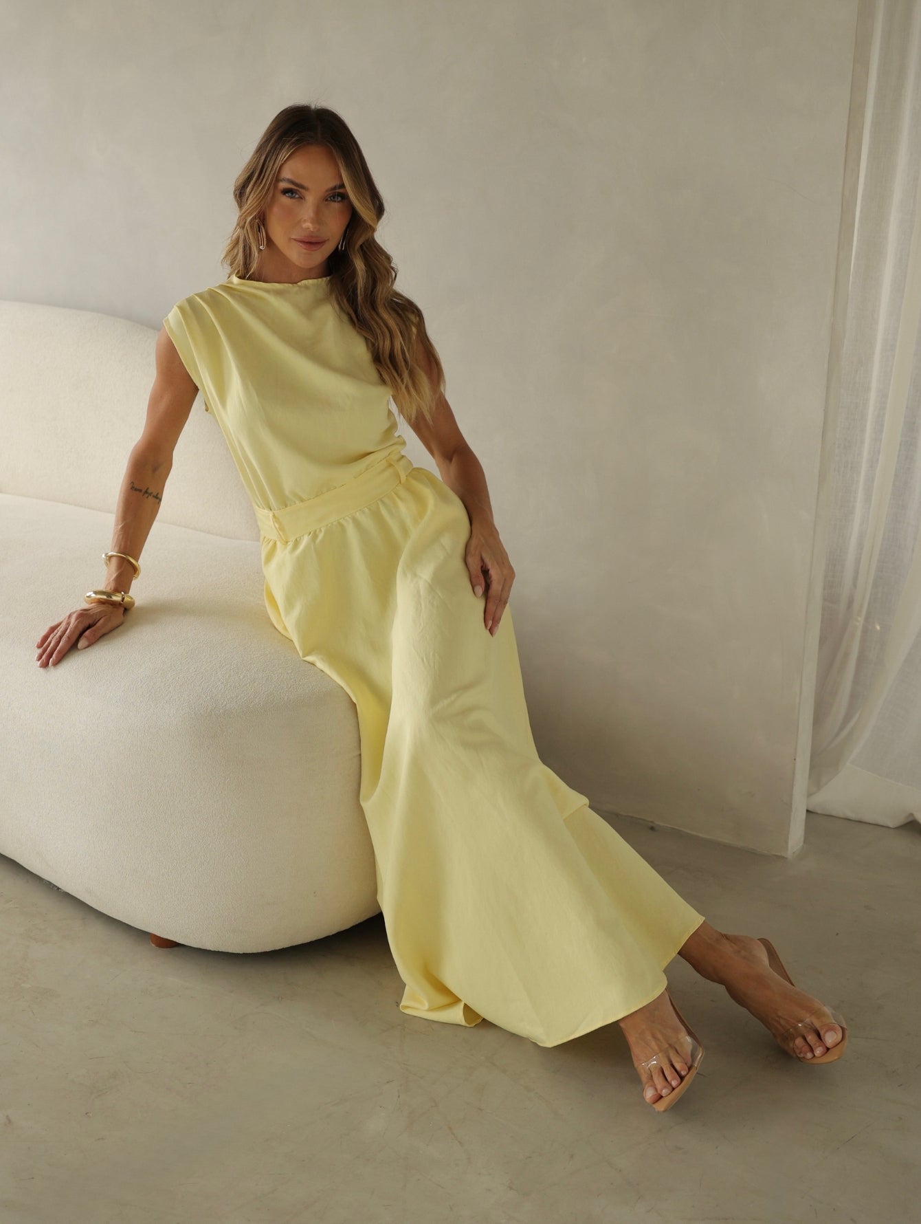 Amarelo