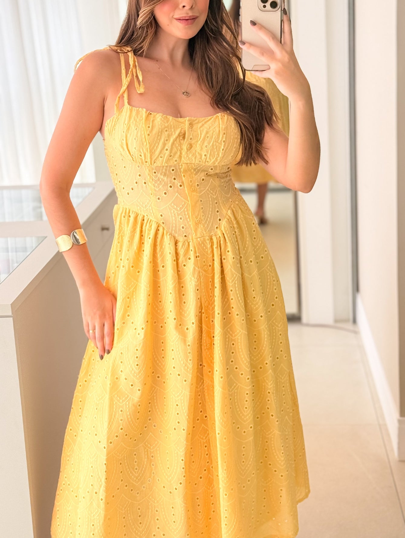 Amarelo