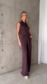 Stories de Conjunto feminino Aretha em lanzinha comfy regata gola orgânica e calça reta com cinto e passantes Aretha