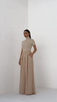 Stories de Calça Pantalona de Linho Cintura Alta com Elástico e Bolso Lateral Carmela Areia