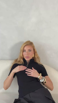 Stories de Blusa Canelada com Zíper Estilo Polo ou Gola Alta - Rafa