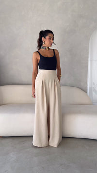 Stories de Calça Pantalona Alfaiataria Cintura Alta com Elástico e Bolso Lateral Carmela