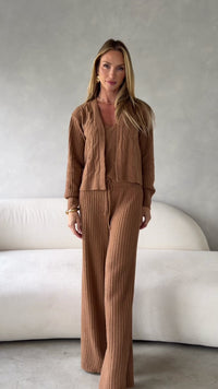Stories de Conjunto 3 pecas tricot mousse regata casaqueto manga longa slim e calça reta comfy Austria