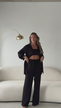 Stories de Conjunto Feminino Luna 3 Peças em Twill – Kimono, Calça Pantalona e Top