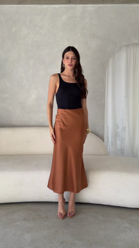 Stories de Saia Midi Cetim Leve Fluida Holly