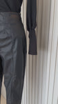 Stories de Calça Couro Skinny Montaria Soho