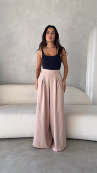 Stories de Calça Pantalona Alfaiataria Cintura Alta com Elástico e Bolso Lateral Carmela