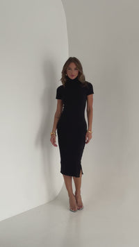 Stories de Vestido Midi Gola Alta Canelado com Fenda Lateral Cacharrel Mariah