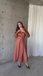 Stories de Vestido midi couro PU acinturado manga longa com bolsos laterais e botões forrados elegante e sofisticado Tereza