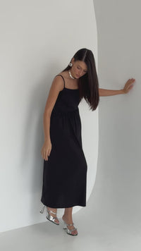 Stories de Vestido Midi Tricoline com bolso Samanta