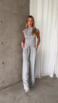 Stories de Conjunto feminino Aretha em lanzinha comfy regata gola orgânica e calça reta com cinto e passantes Aretha